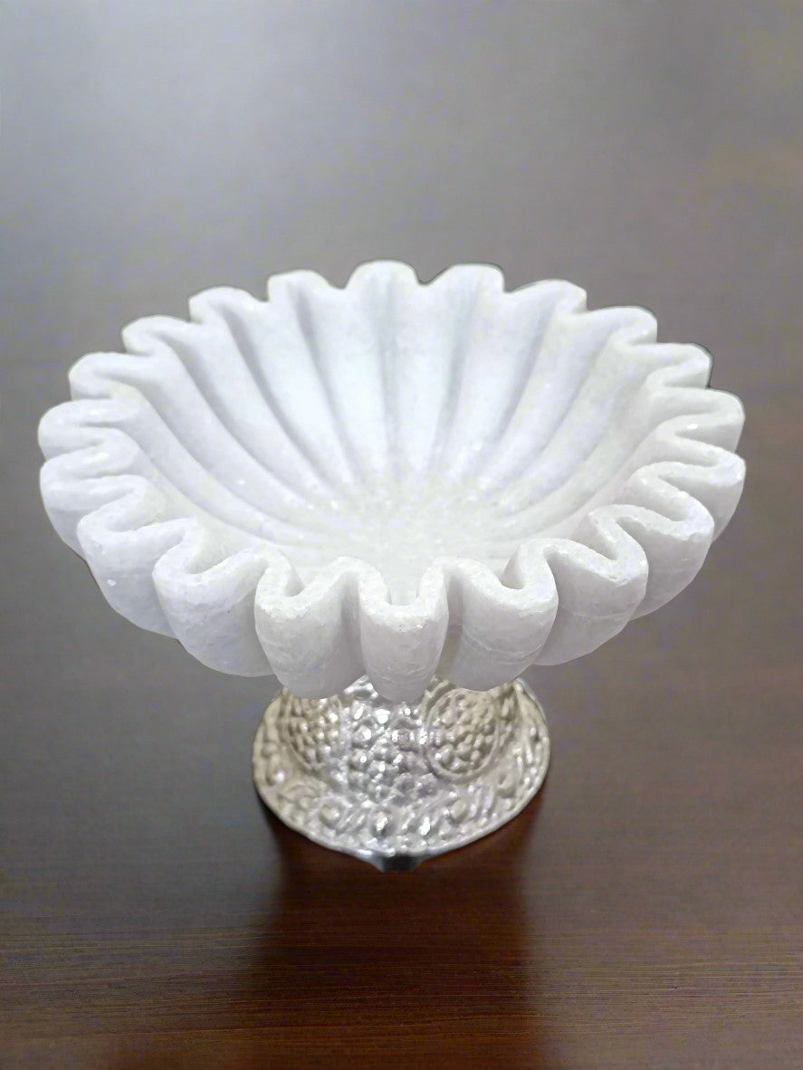 white marble flower fruit bowl/snacks platter/home décor urli bowl with silver metal stand
